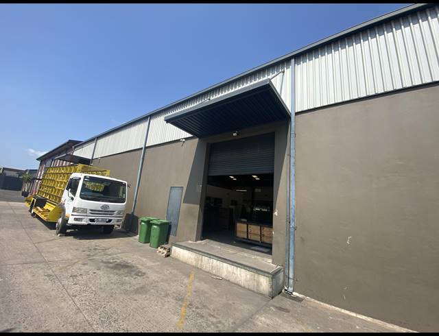 1,620M² WAREHOUSE TO LET IN WESTMEAD